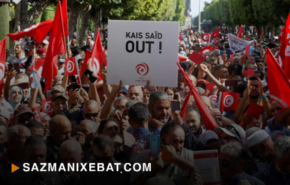 تظاهرات هواداران قیس سعید