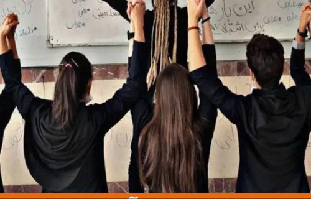 اظهار بی اطلاعی وزیر آموزش و پرورش از تعیین مجازات برای دانش اموزان