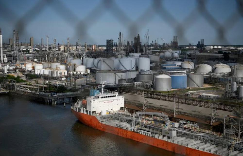  رویترز: قانونگذاران از بایدن می‌خواهند که تأخیر تخلیه نفت‌کش توقیف شده ایران را حل و فصل کند