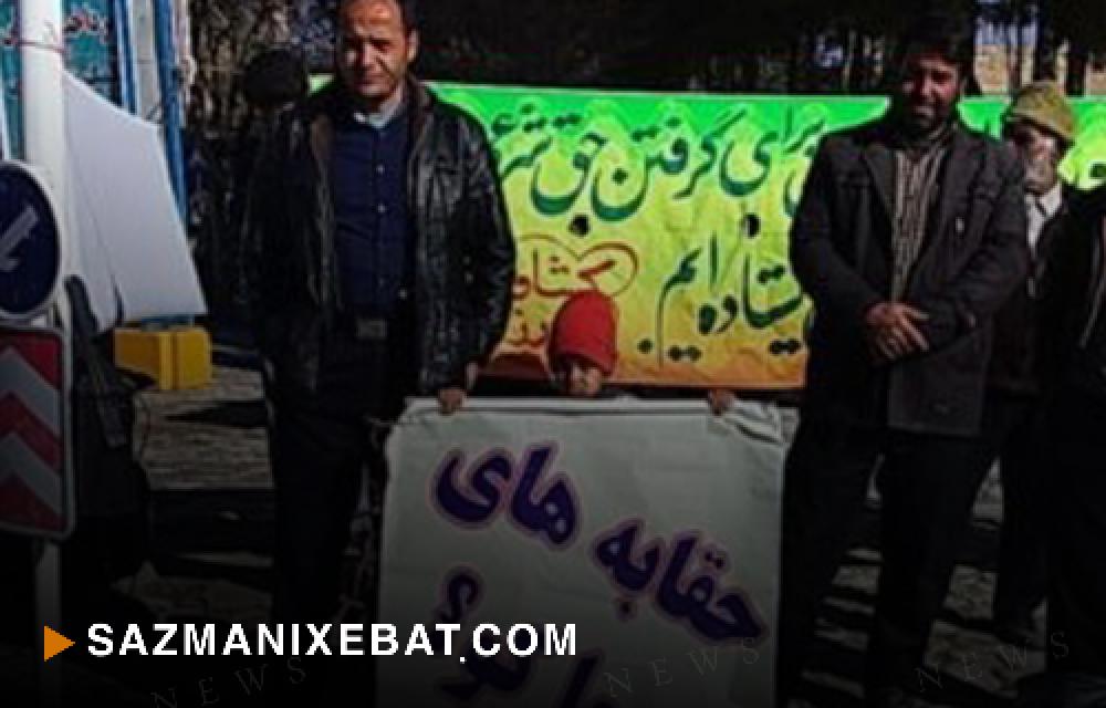 تجمع اعتراضی کشاورزان کامفیروز شمالی مقابل استانداری فارس برای مطالبه حق‌آبه