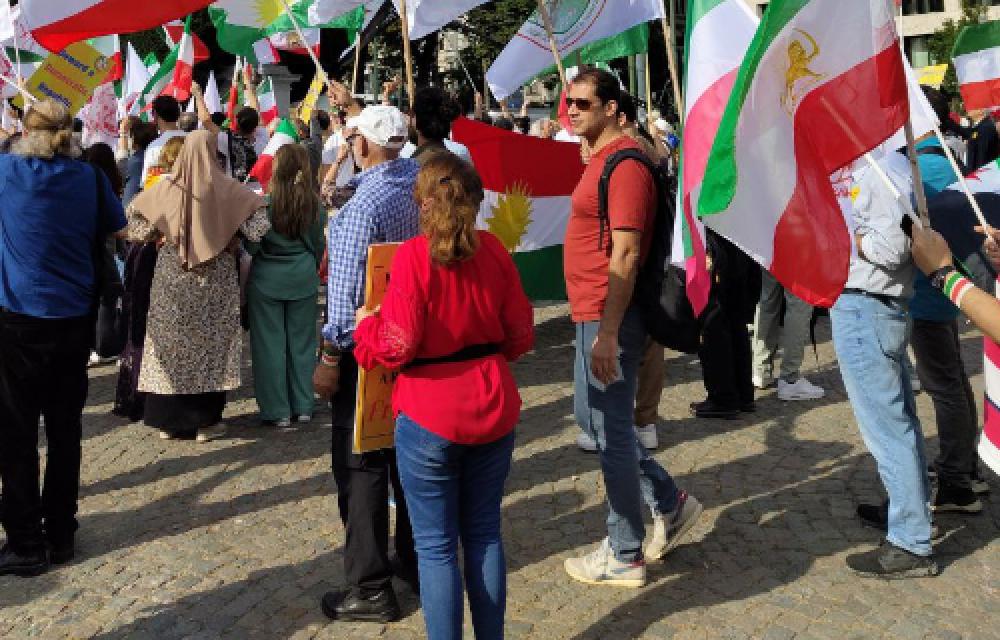 تجمع و گردهمایی ایرانیان در خارج از کشور به مناسبت سالیاد انقلاب ژینا و شهیدان راه آزادی 